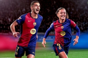 乐鱼体育-双喜临门！巴萨女足10-2血洗狼堡进欧冠四强，男足3分领跑西甲