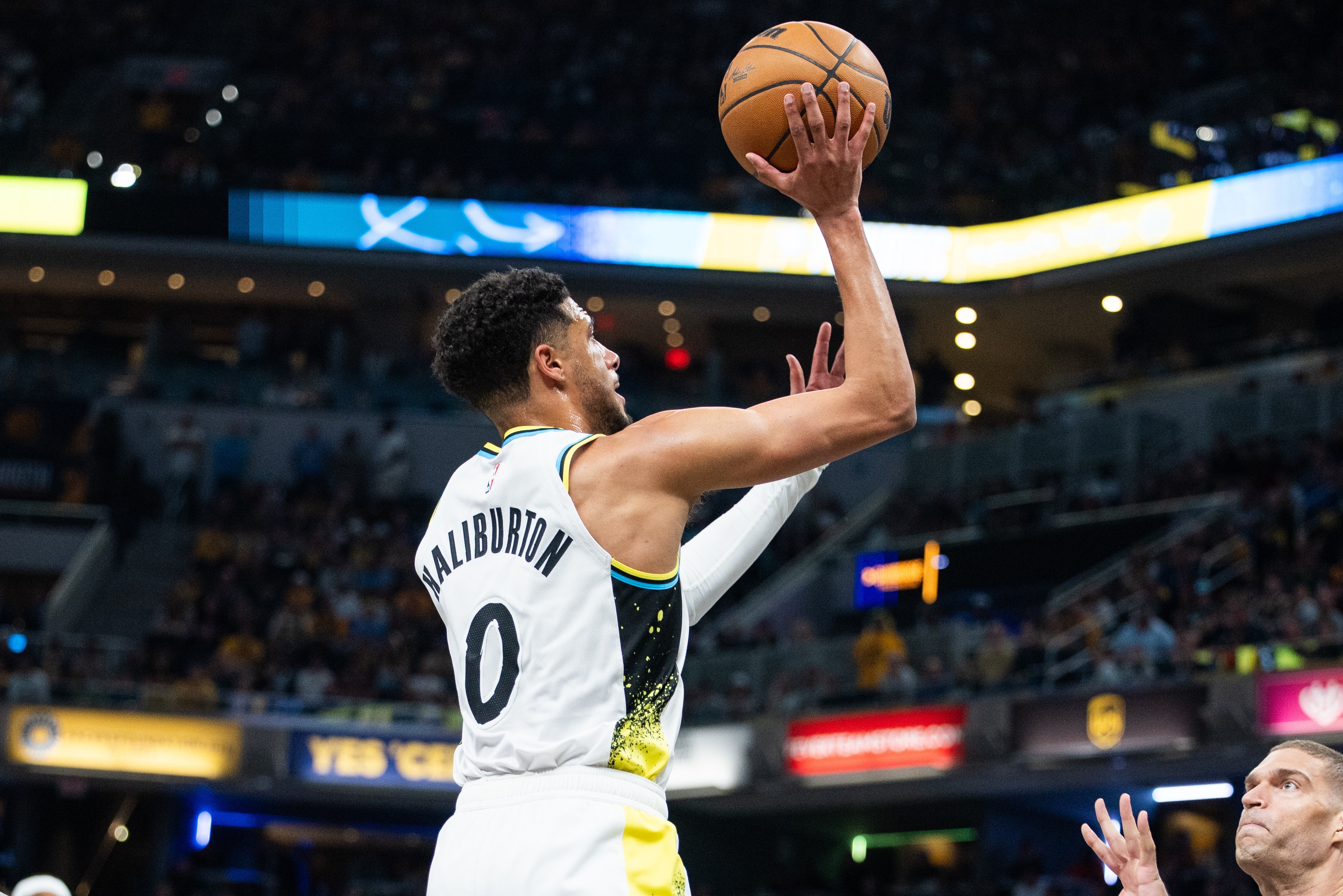 乐鱼体育-哈利伯顿的超巨之路始于三年前：训练师如何激发他打出侵略性