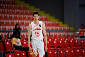 王健:郇斯楠偏科太严重&甚至称不上防守能力强 他更像排球运动员