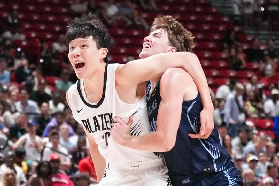 乐鱼网站-国内裁判吹罚夏季联赛！另类中国德比？杨瀚森背靠背，暴力隔扣