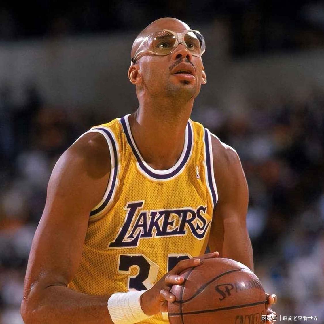 巴斯家族的湖人时代结束了