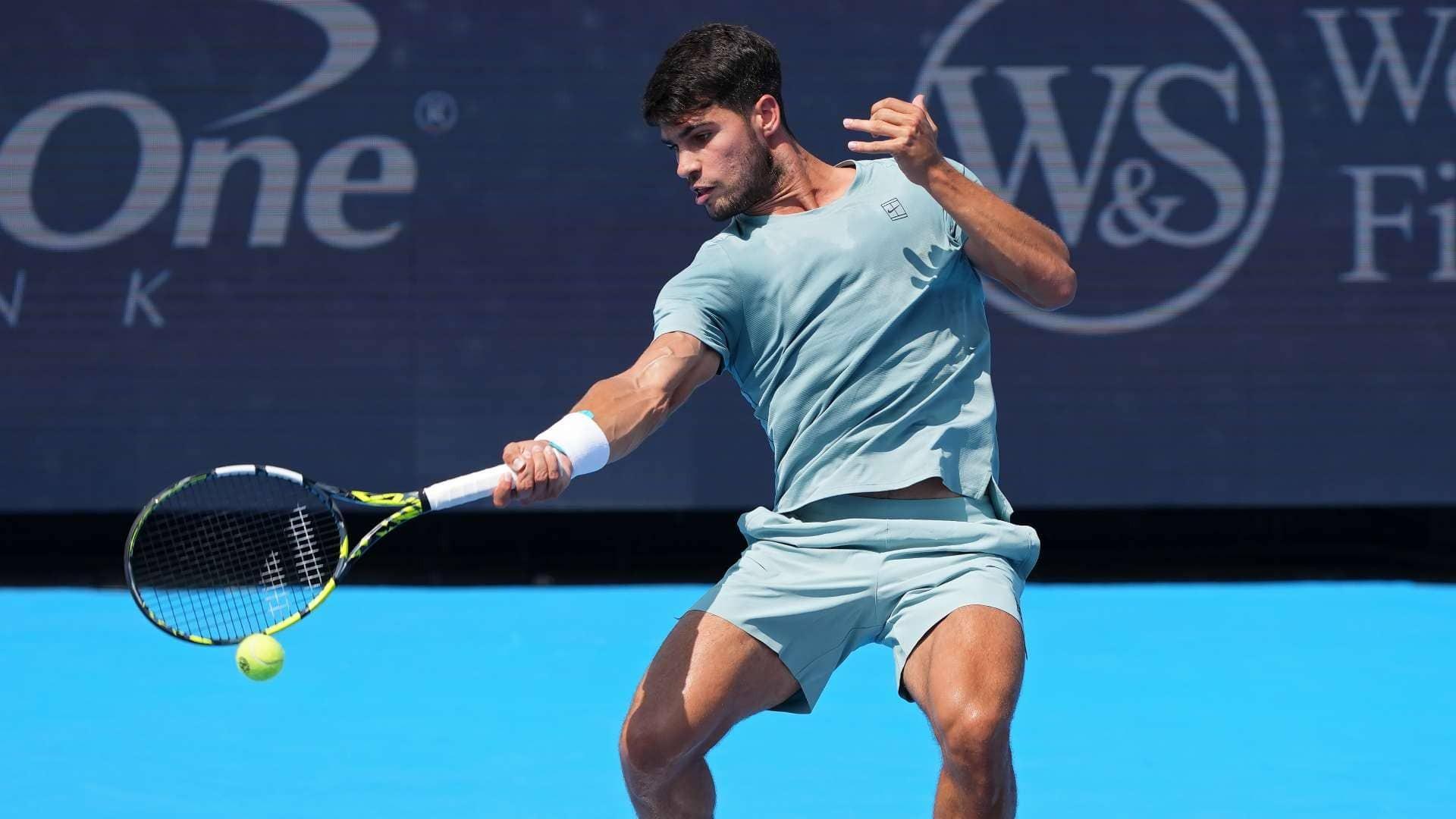 辛纳首盘0-5后退赛,阿尔卡拉斯夺得辛辛那提大师赛冠军