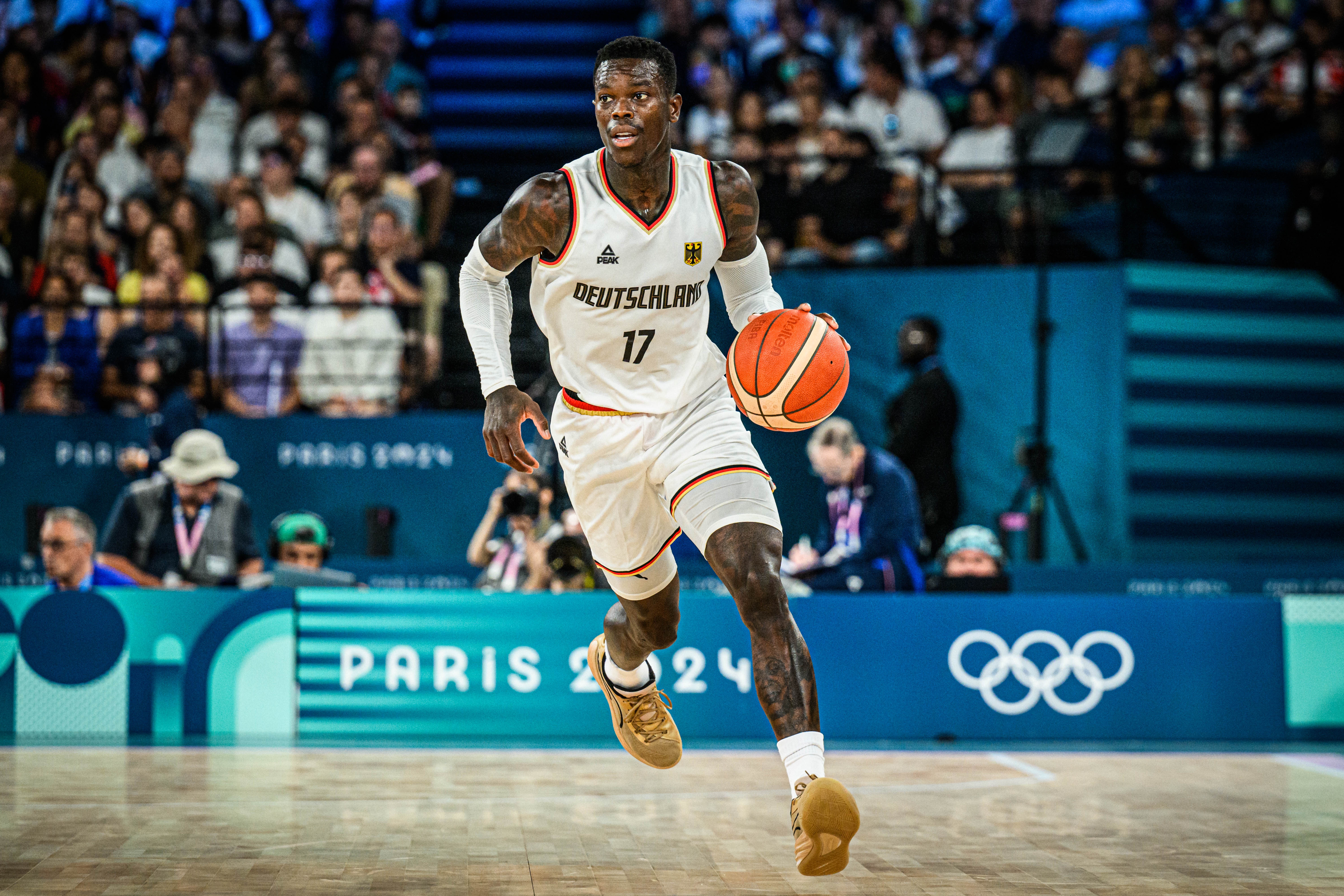 乐鱼体育下载-施罗德:因为是黑人 我在德国永远不会得到和诺维茨基同等的爱戴