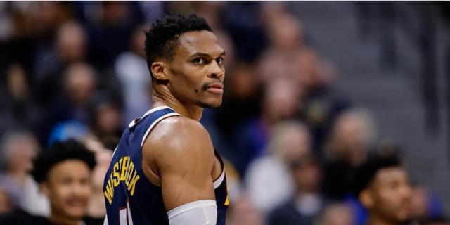 1744192839302060175.png 乐鱼体育-【观点】底薪不如的韦少 真是掘金塌房的第一罪人?