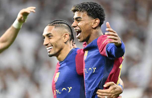 【评分】皇马全员掉线，世一锋莱万！神一般弗利克！