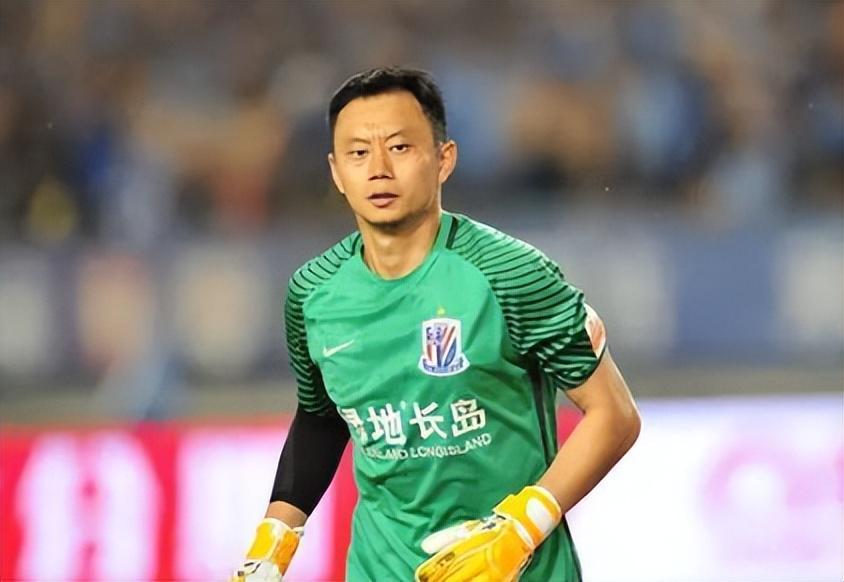乐鱼体育-上港已在冬训前完成一笔续约！本土飞翼留队无悬念，值得期待
