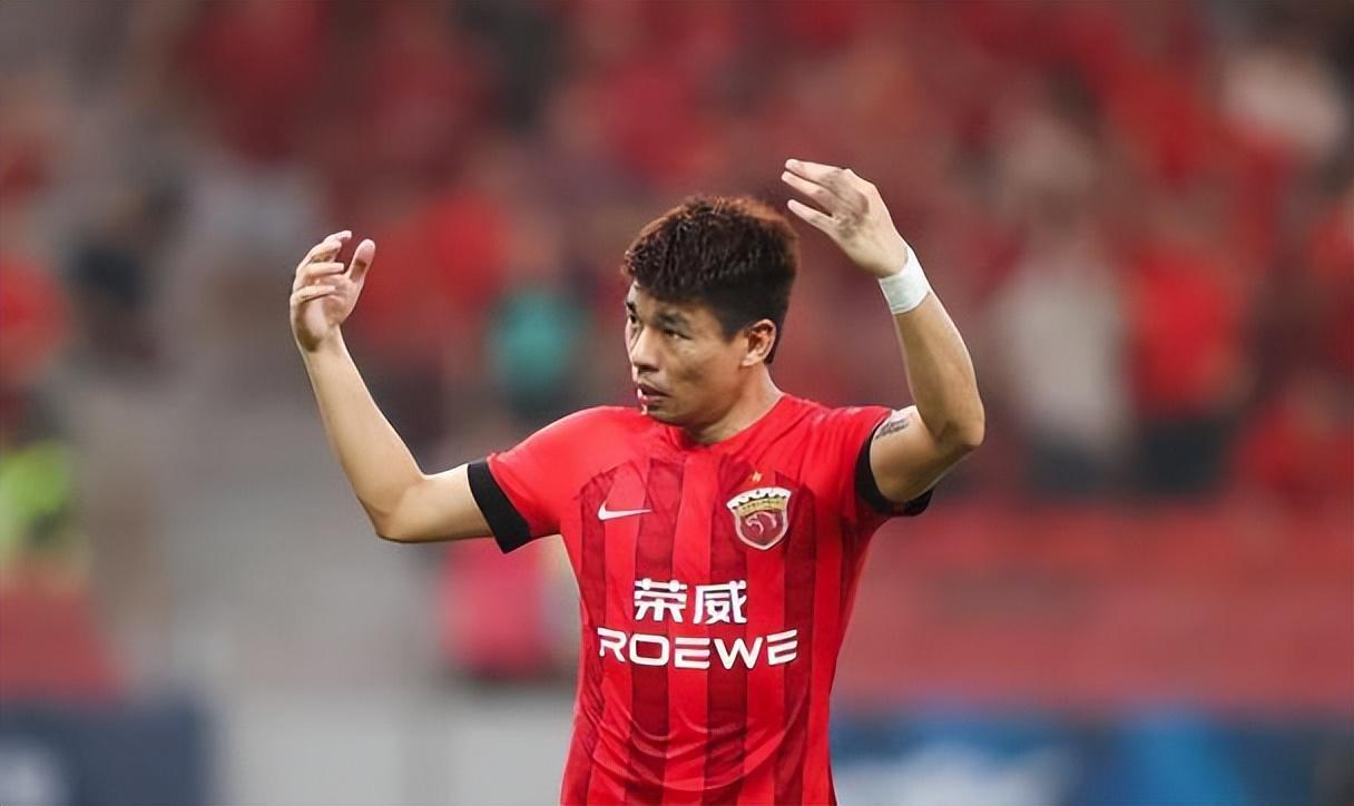 乐鱼体育-上港已在冬训前完成一笔续约！本土飞翼留队无悬念，值得期待