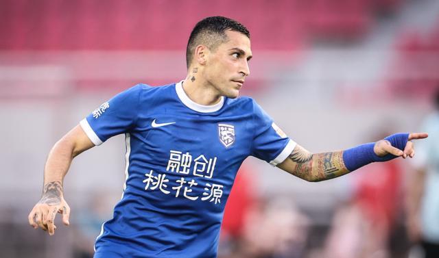 乐鱼体育-新科中超冠军备战全面提速 两新人成重点考察对象