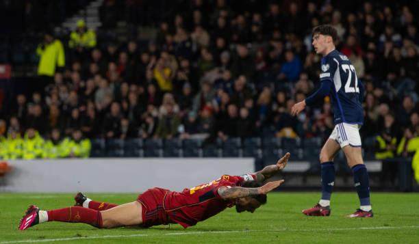 乐鱼网站-新帅ABCD计划全部落空！西班牙队改革任重道远