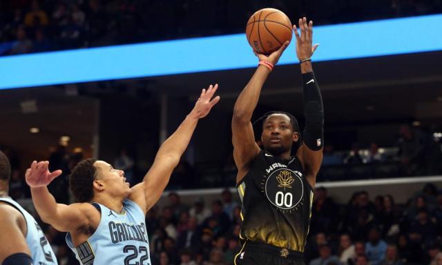 乐鱼体育官方网站-勇士库明加崛起：20岁新星攻防一体 金州又一杰作