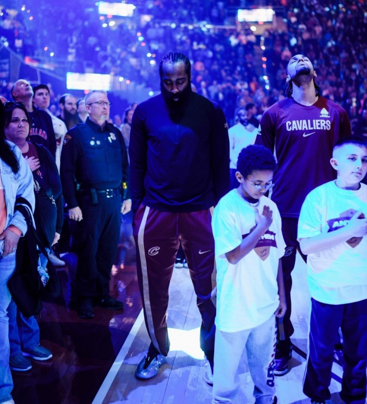 乐鱼网站-自转会骑士以来8胜1负！哈登晒近照：🗣️MOP 最杰出球员